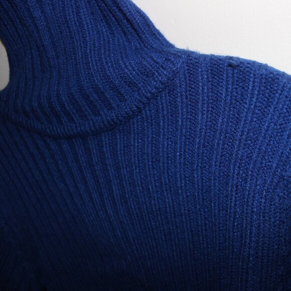 FREE*❤️Urban Behavior UB Jeans blue turtleneck sweater 100% acrylic Korea made - Picture 2 of 6